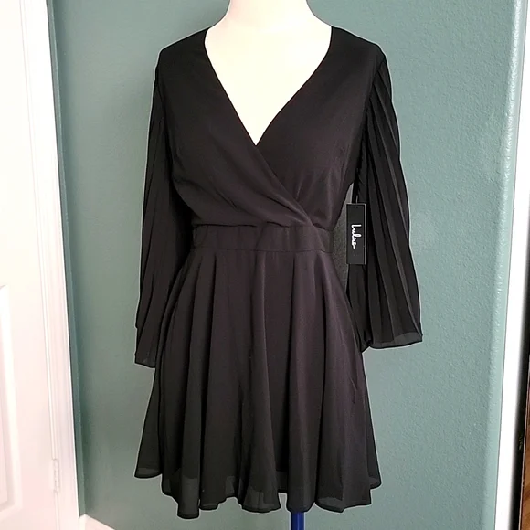 Lulus | Dresses | Lulus Chic Love Black Pleated 34 Sleeve Skater Dress |  Poshmark